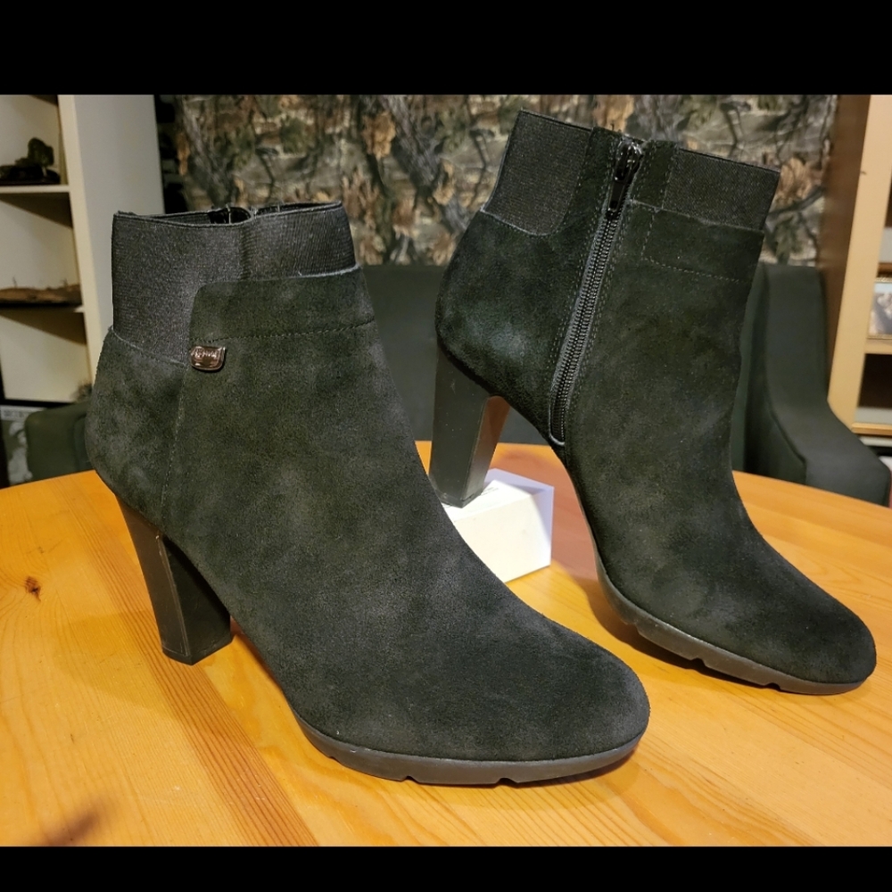 Anne Klein Sport Women's high heels ankle boots size 10.